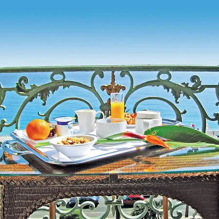 Le Royal Promenade Des