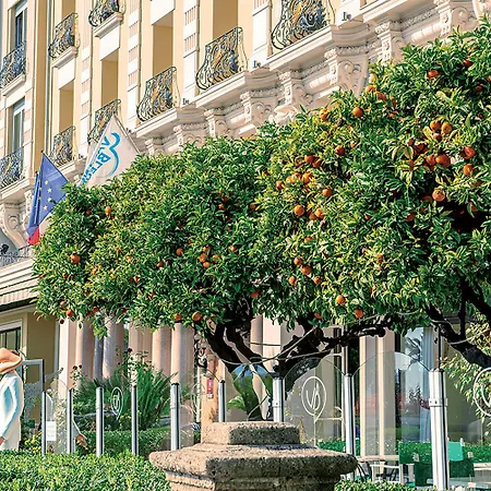 Le Royal Promenade Des