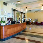 Le Royal Promenade Des Hotel 3*