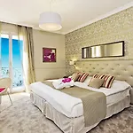 Le Royal Promenade Des 3*