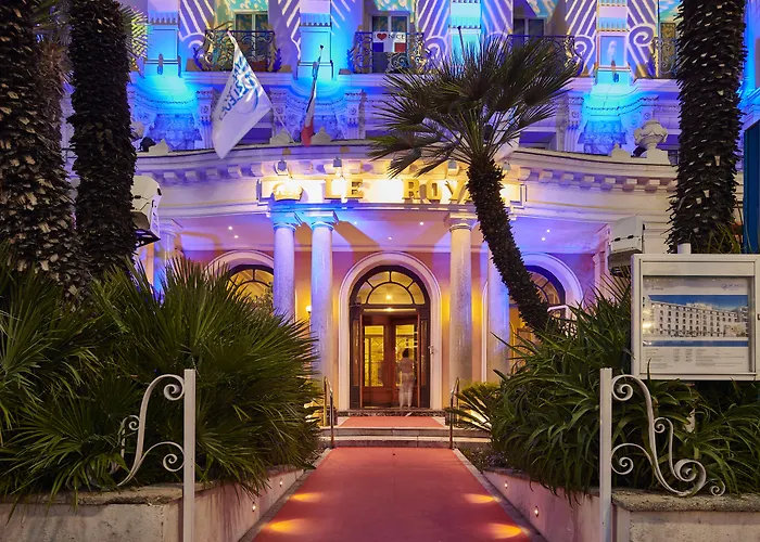 Le Royal Promenade Des 3*