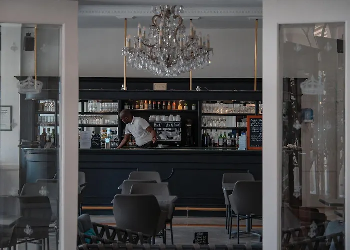 Le Royal Promenade Des 3*