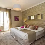 Le Royal Promenade Des Hotel 3*