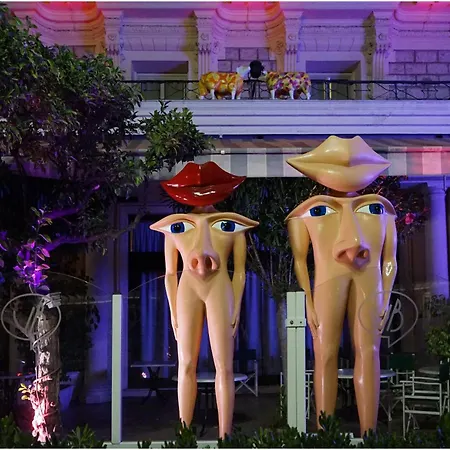 Le Royal Promenade Des 3*