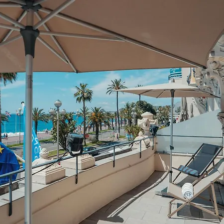 Le Royal Promenade Des