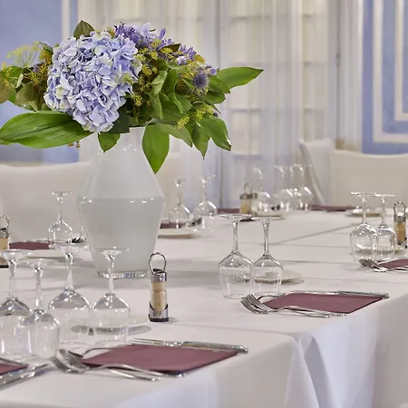 Le Royal Promenade Des 3*