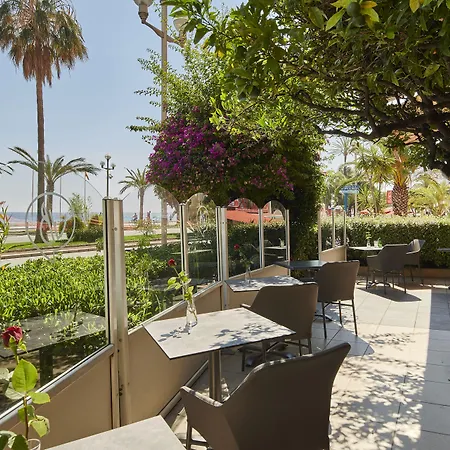 Le Royal Promenade Des