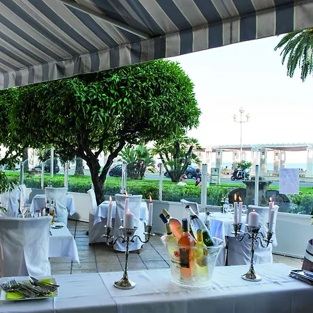 Hotel Le Royal Promenade Des