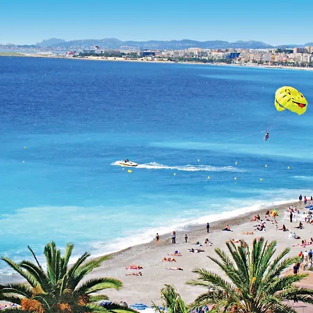 Le Royal Promenade Des 3*