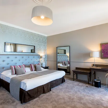 Le Royal Promenade Des Hotel