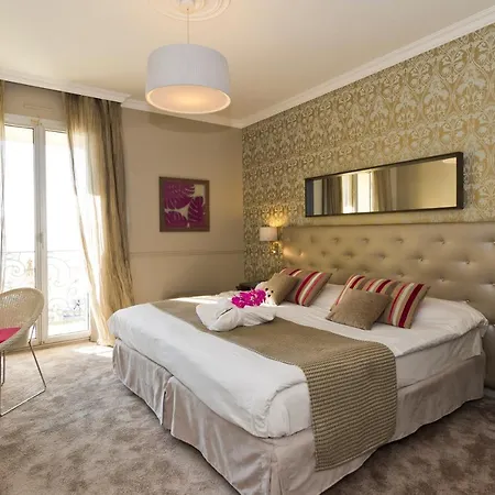 Le Royal Promenade Des מלון 3*