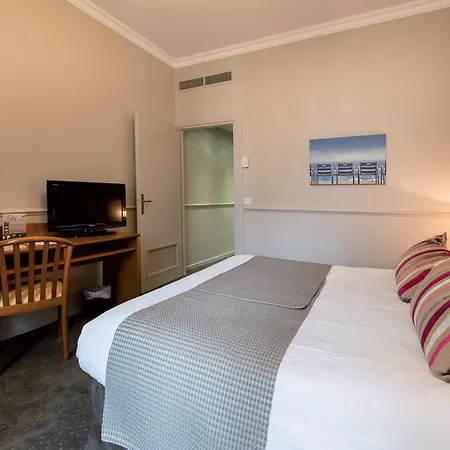 Le Royal Promenade Des Hotel 3*